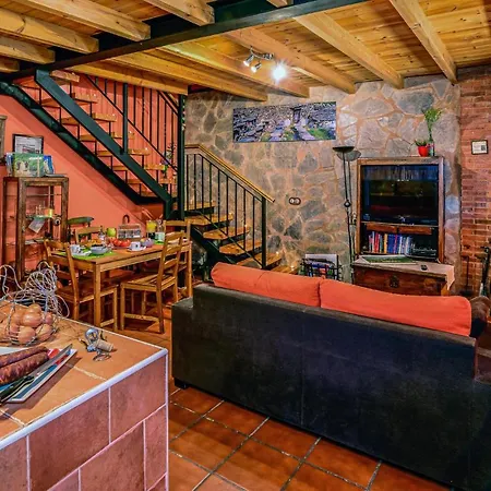 Holiday home 2 Bedroom Nice In Benllera