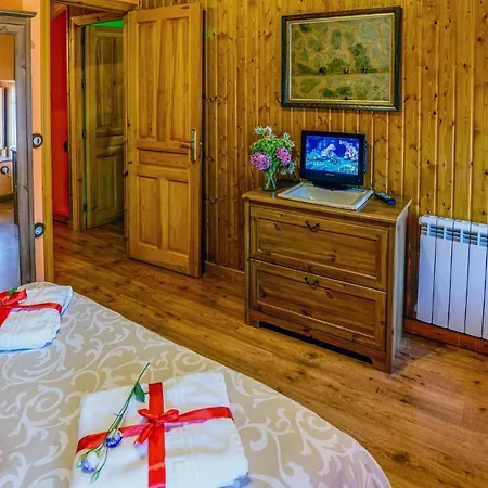 2 Bedroom Nice In Holiday home